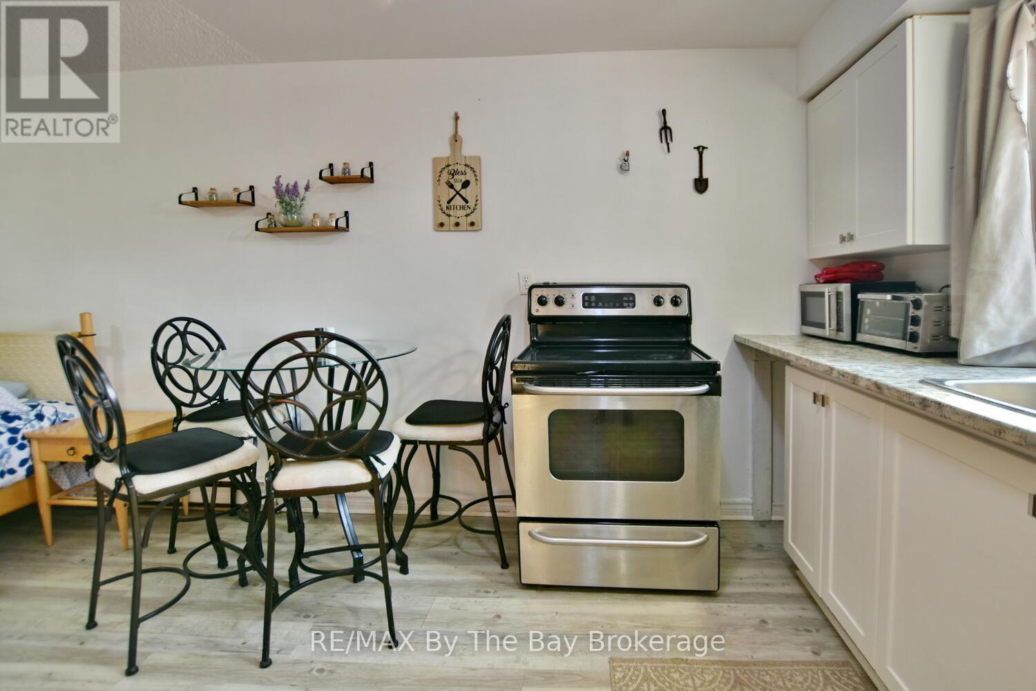 678 River Road W, Wasaga Beach, Ontario  L9Z 2P1 - Photo 27 - S12210252