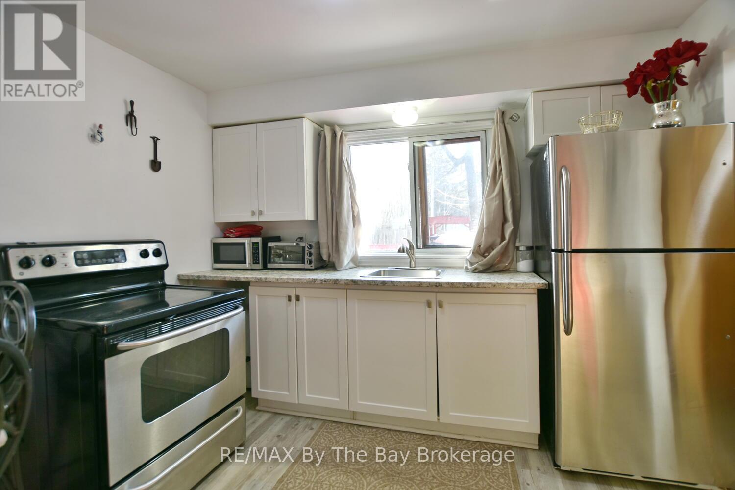 678 River Road W, Wasaga Beach, Ontario  L9Z 2P1 - Photo 28 - S12210252