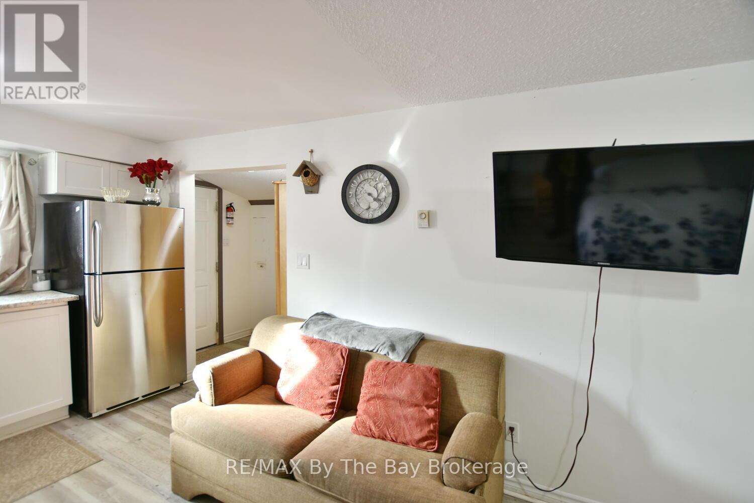 678 River Road W, Wasaga Beach, Ontario  L9Z 2P1 - Photo 31 - S12210252