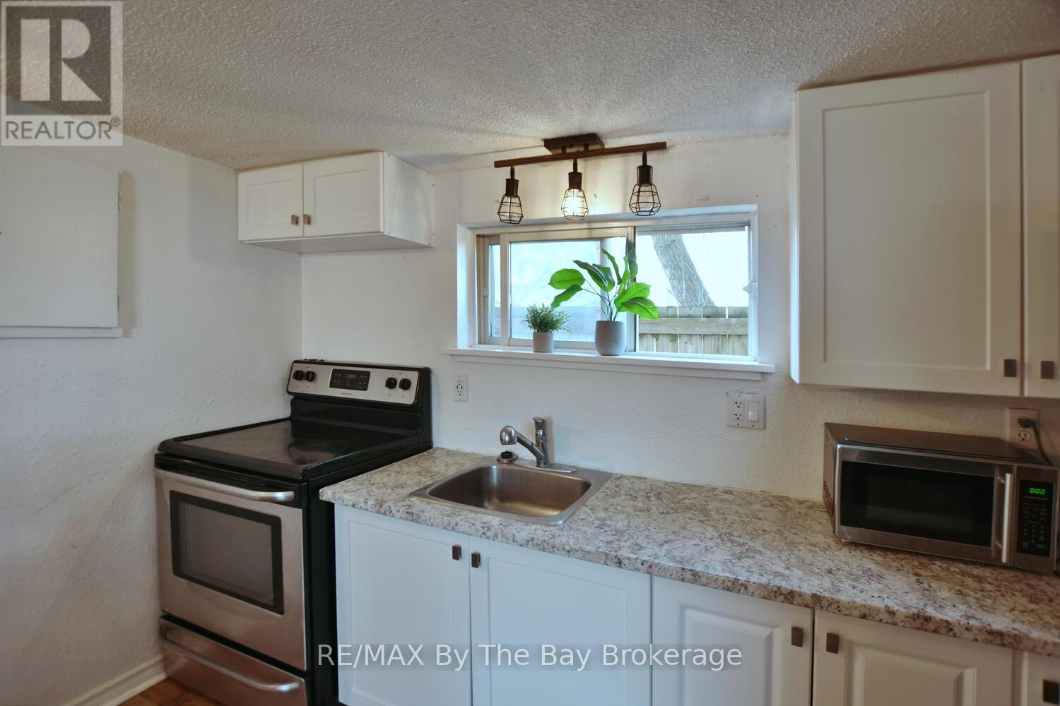 678 River Road W, Wasaga Beach, Ontario  L9Z 2P1 - Photo 40 - S12210252