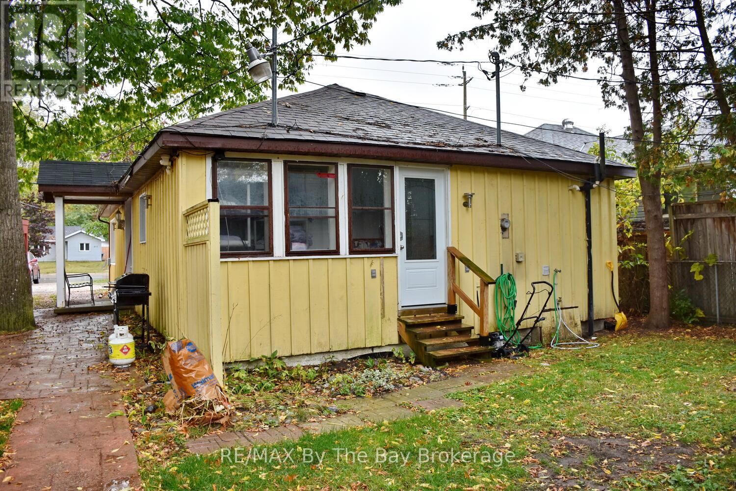 678 River Road W, Wasaga Beach, Ontario  L9Z 2P1 - Photo 9 - S12210252