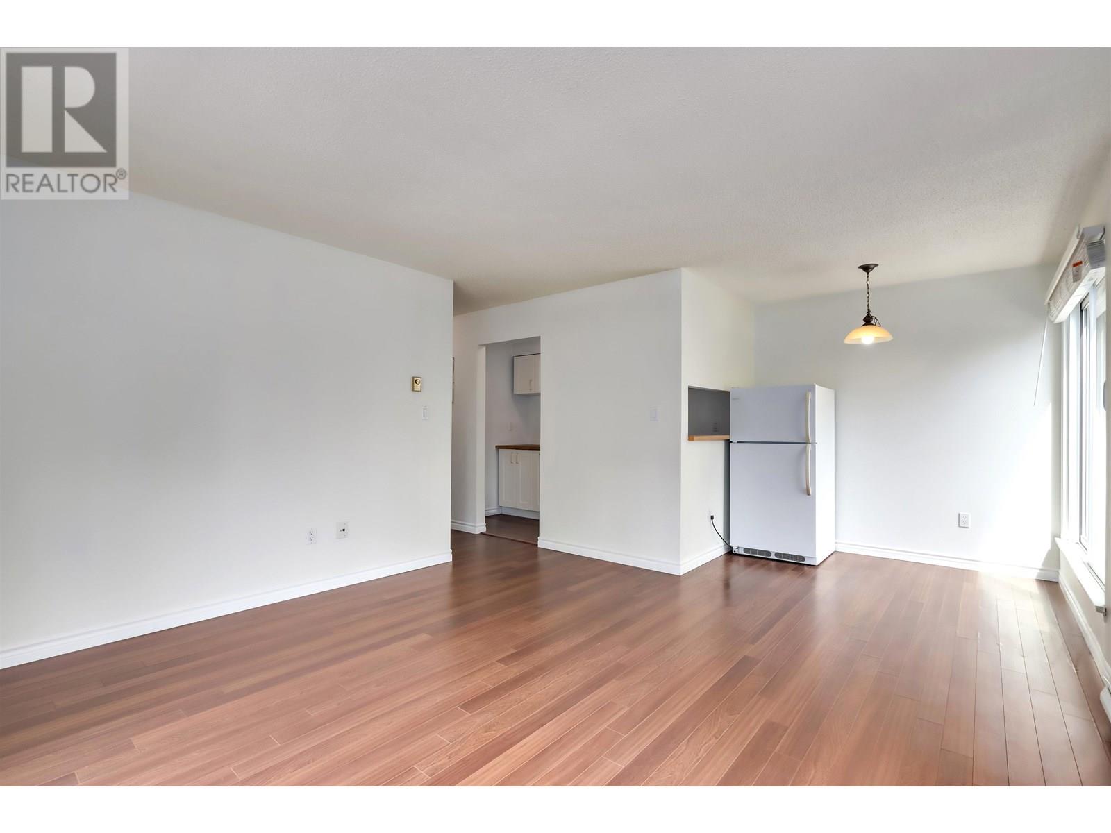 208 1363 Clyde Avenue, West Vancouver, British Columbia  V7T 2W9 - Photo 5 - R3013559