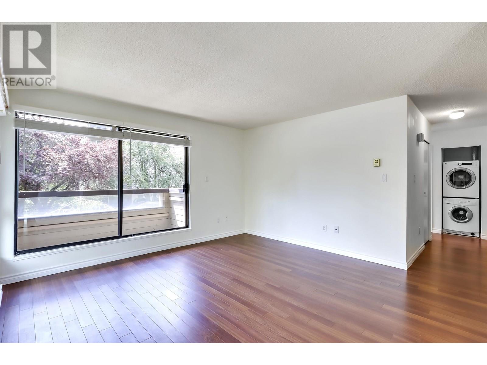 208 1363 Clyde Avenue, West Vancouver, British Columbia  V7T 2W9 - Photo 3 - R3013559