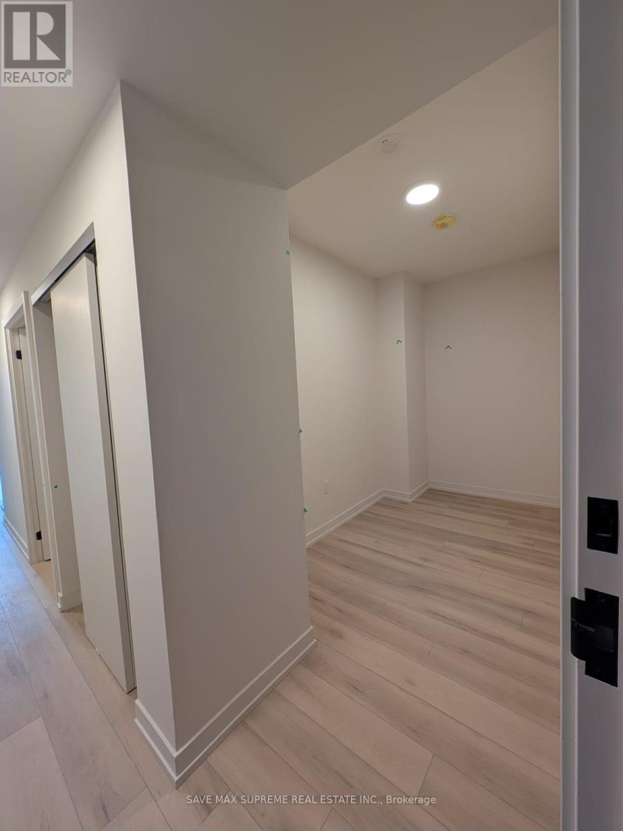 605 - 181 Sterling Road, Toronto, Ontario  M6R 2B2 - Photo 8 - C12210022