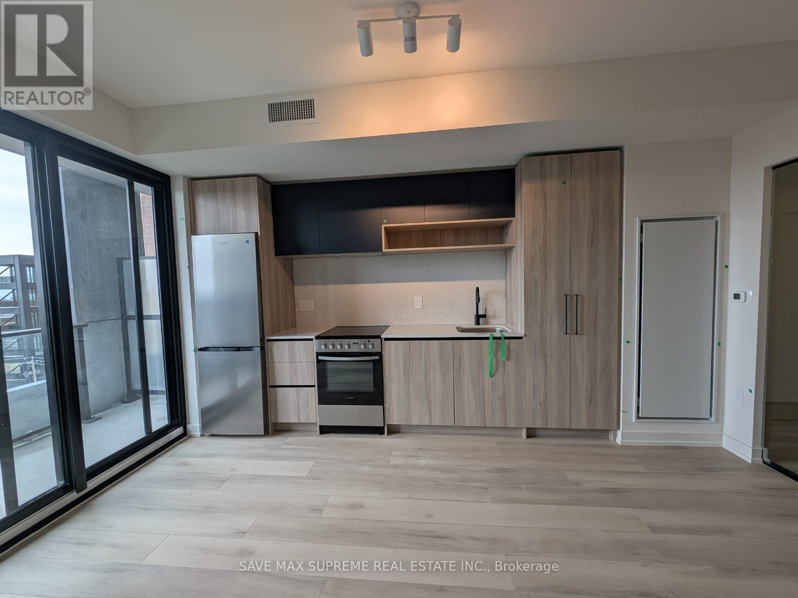 605 - 181 Sterling Road, Toronto, Ontario  M6R 2B2 - Photo 9 - C12210022