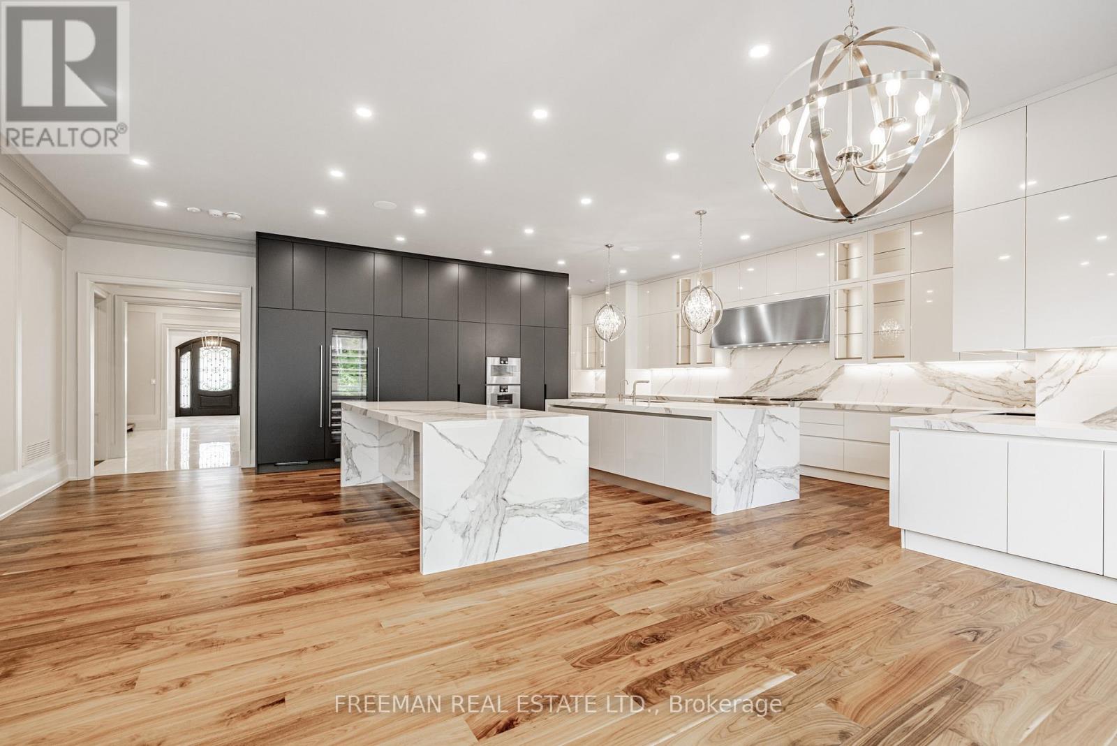 49 Dunvegan Road, Toronto (Casa Loma), Ontario  M4V 2P5 - Photo 10 - C12210073