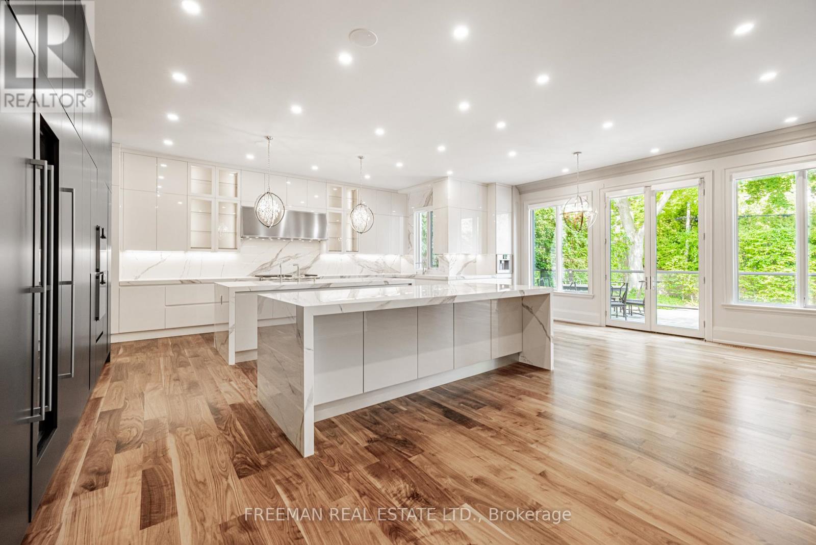 49 Dunvegan Road, Toronto (Casa Loma), Ontario  M4V 2P5 - Photo 13 - C12210073