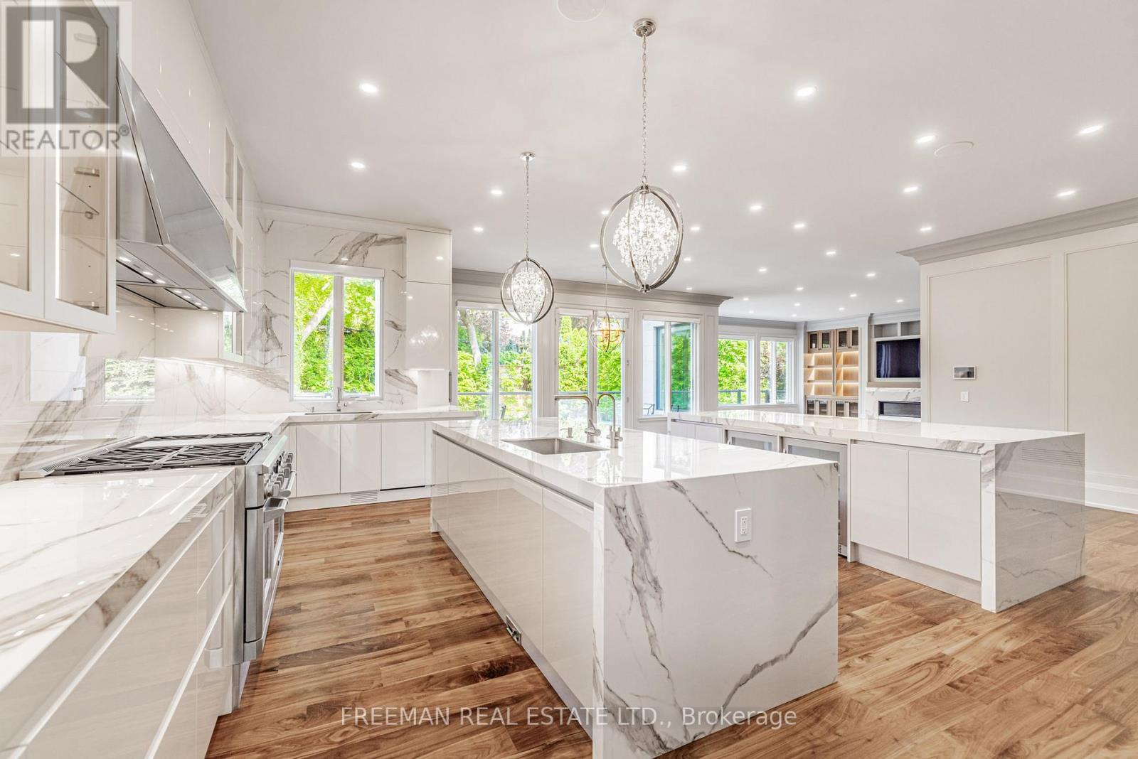49 Dunvegan Road, Toronto (Casa Loma), Ontario  M4V 2P5 - Photo 17 - C12210073