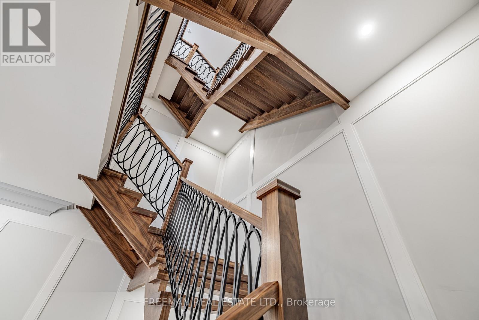 49 Dunvegan Road, Toronto (Casa Loma), Ontario  M4V 2P5 - Photo 26 - C12210073