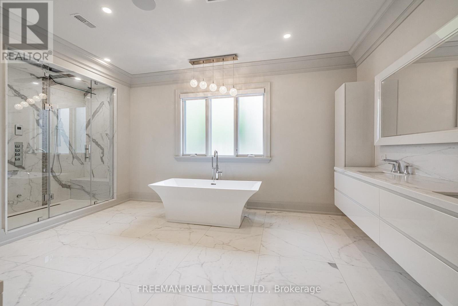 49 Dunvegan Road, Toronto (Casa Loma), Ontario  M4V 2P5 - Photo 30 - C12210073