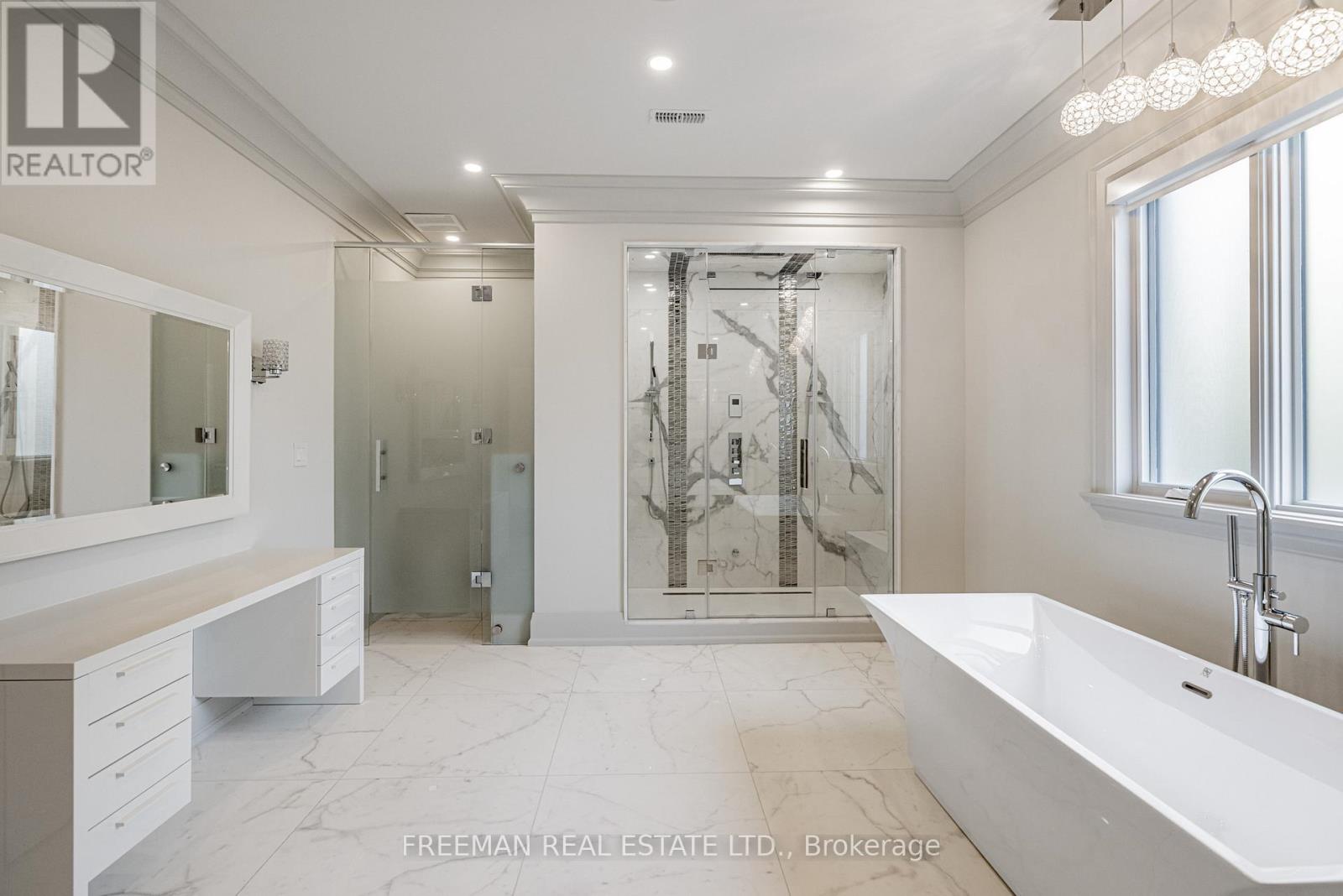 49 Dunvegan Road, Toronto (Casa Loma), Ontario  M4V 2P5 - Photo 31 - C12210073