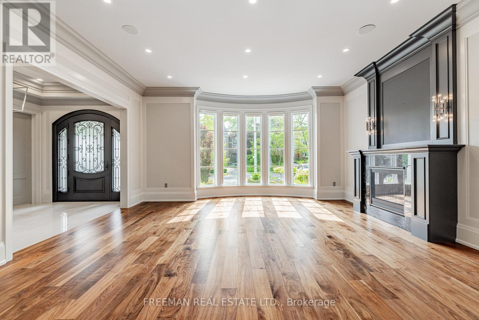 49 Dunvegan Road, Toronto (Casa Loma), Ontario  M4V 2P5 - Photo 5 - C12210073