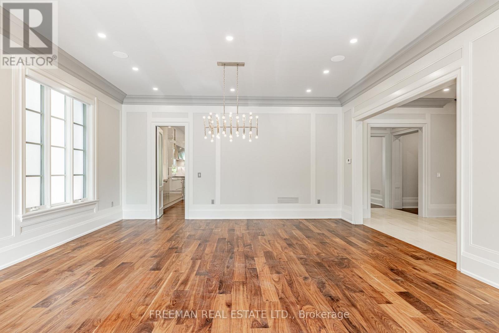 49 Dunvegan Road, Toronto (Casa Loma), Ontario  M4V 2P5 - Photo 8 - C12210073