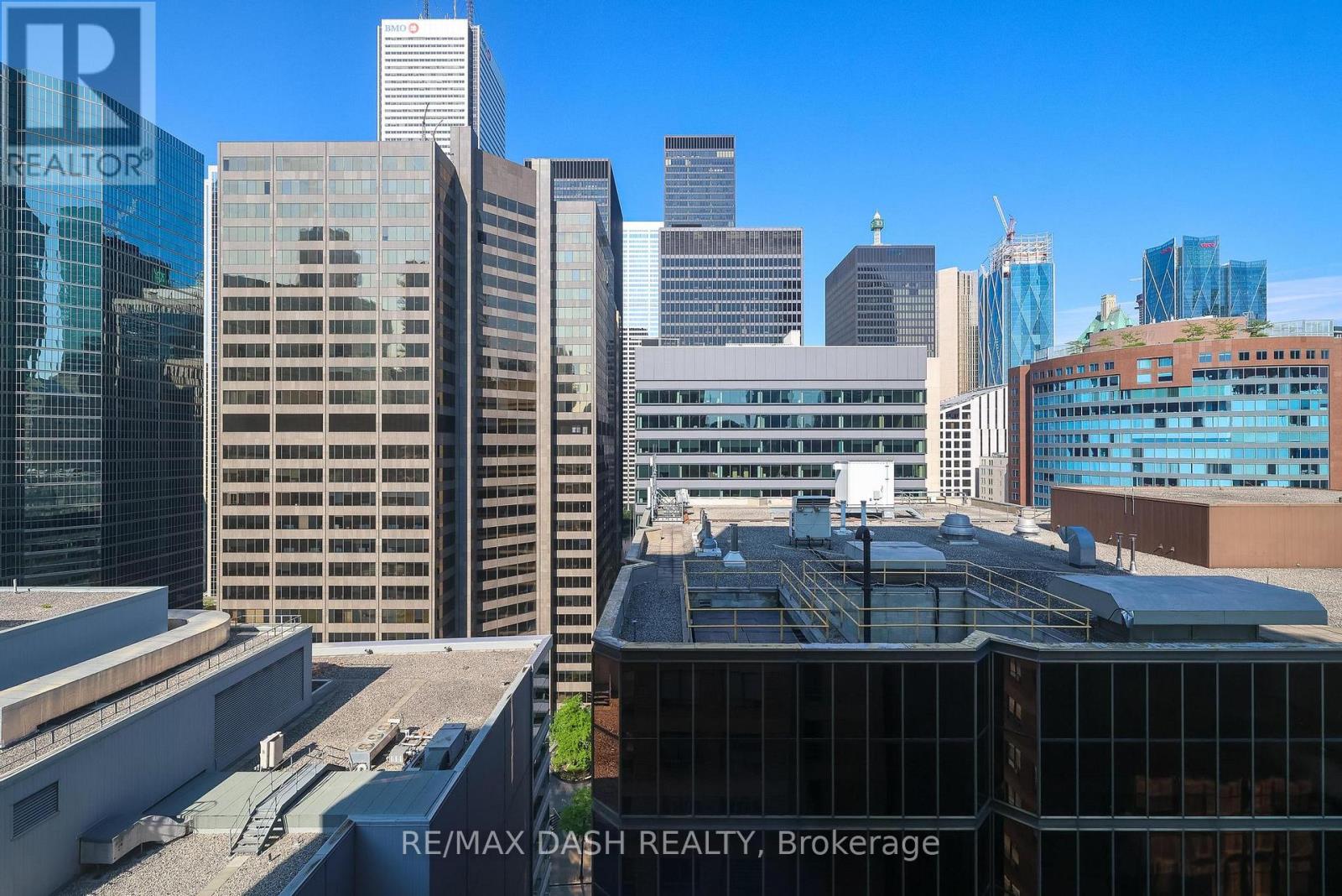2004 - 71 Simcoe Street, Toronto (Bay Street Corridor), Ontario  M5J 2S9 - Photo 42 - C12210122