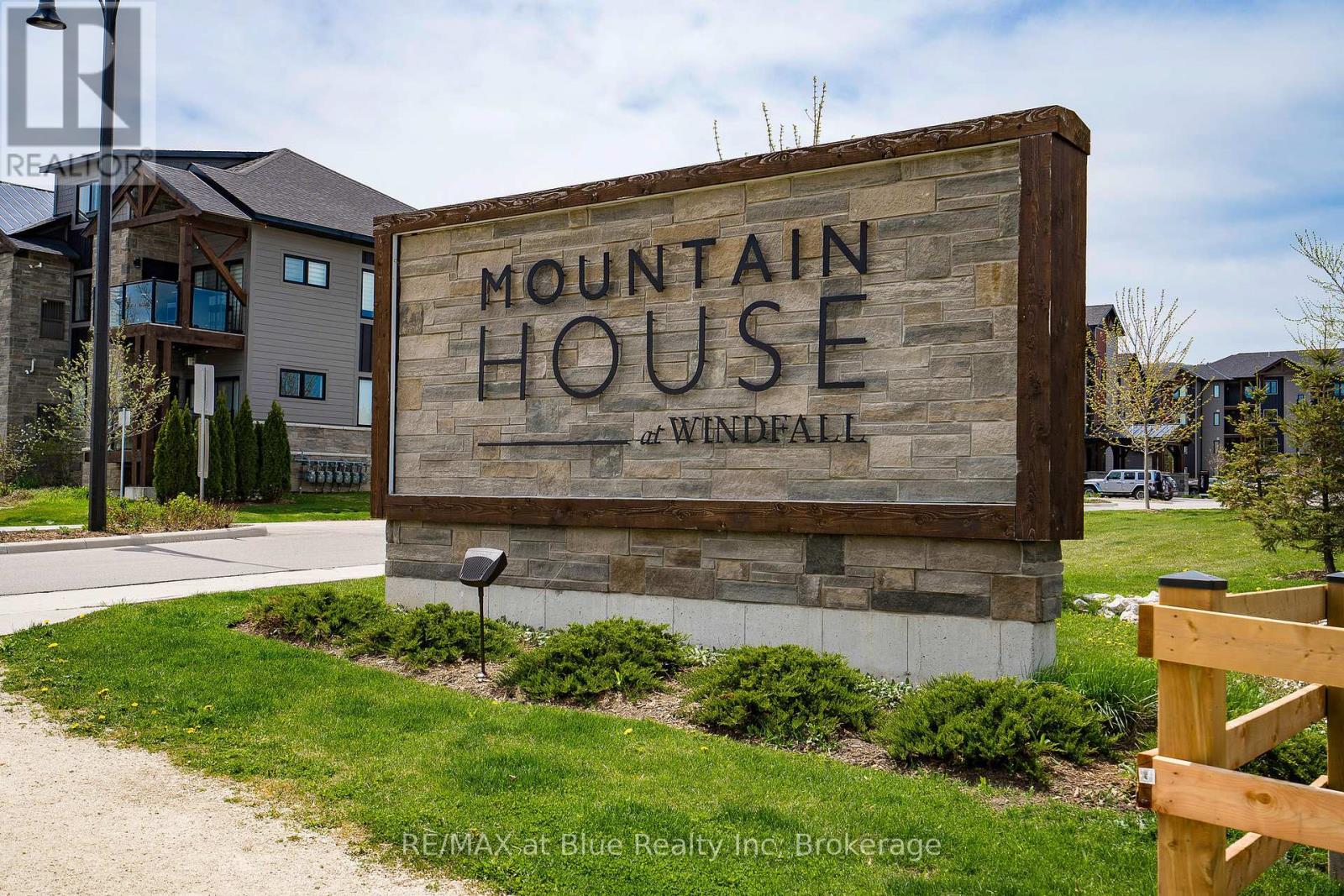 206 - 21 BECKWITH LANE, Blue Mountains, Ontario