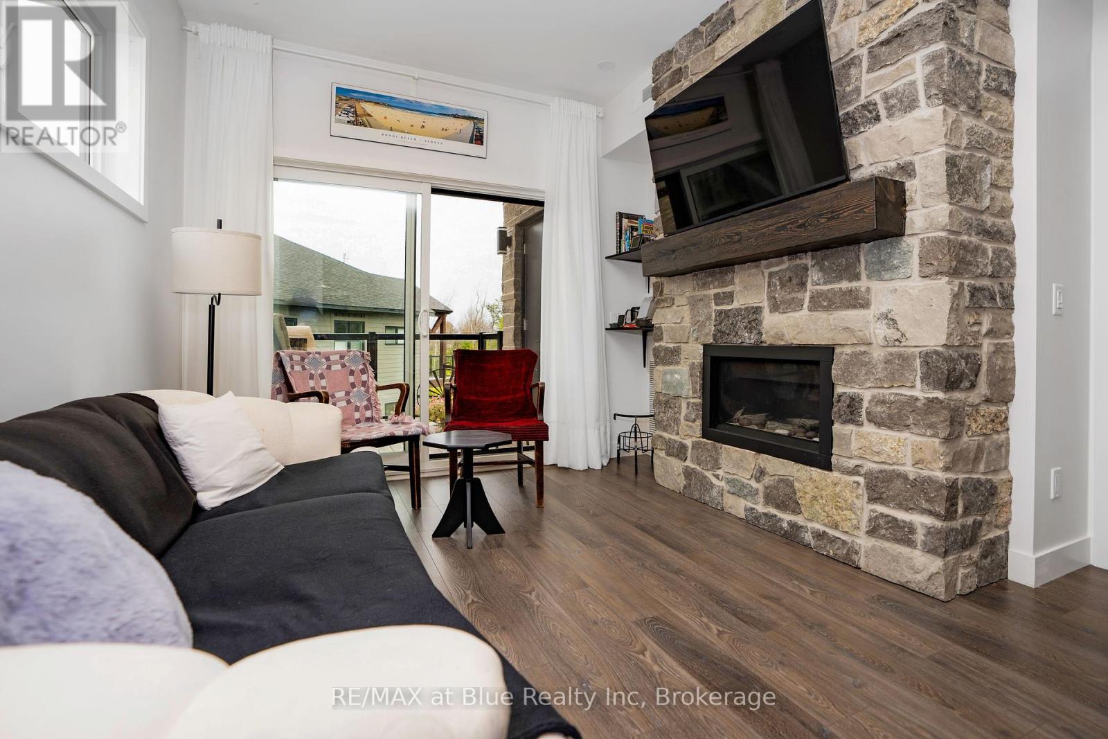 206 - 21 Beckwith Lane, Blue Mountains, Ontario  L9Y 3B6 - Photo 10 - X12210251