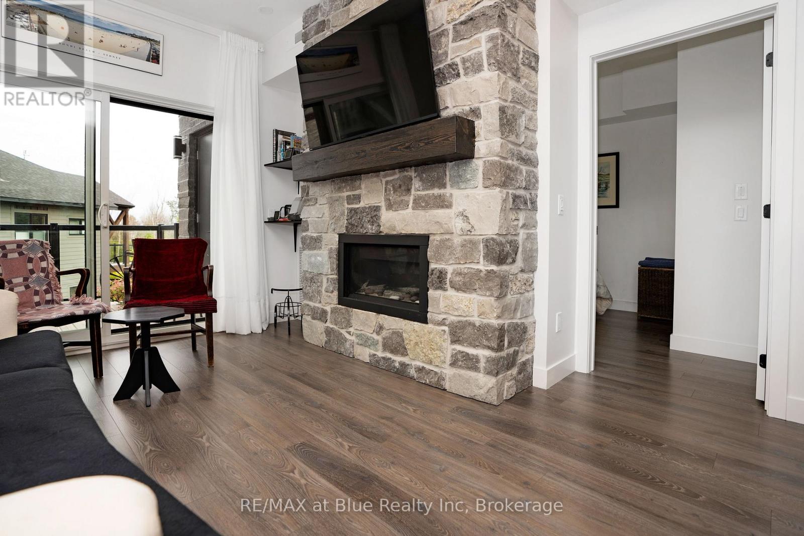 206 - 21 Beckwith Lane, Blue Mountains, Ontario  L9Y 3B6 - Photo 12 - X12210251