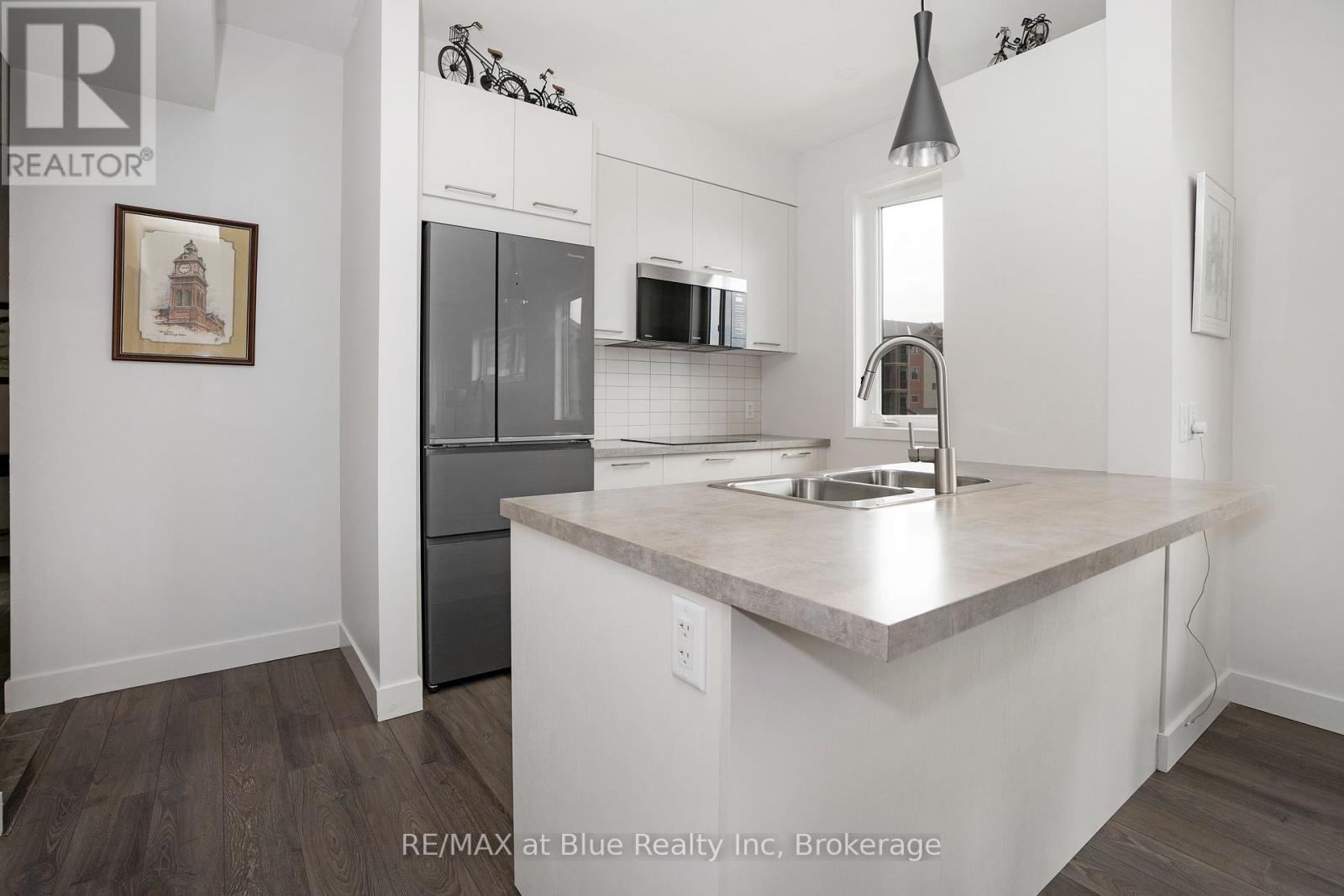 206 - 21 Beckwith Lane, Blue Mountains, Ontario  L9Y 3B6 - Photo 19 - X12210251