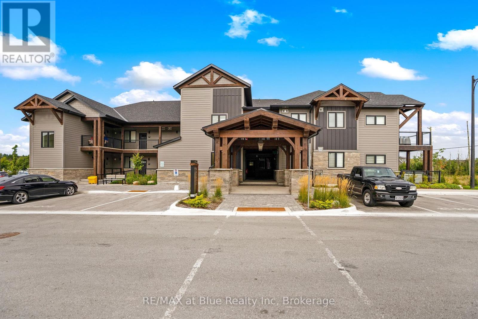 206 - 21 Beckwith Lane, Blue Mountains, Ontario  L9Y 3B6 - Photo 4 - X12210251