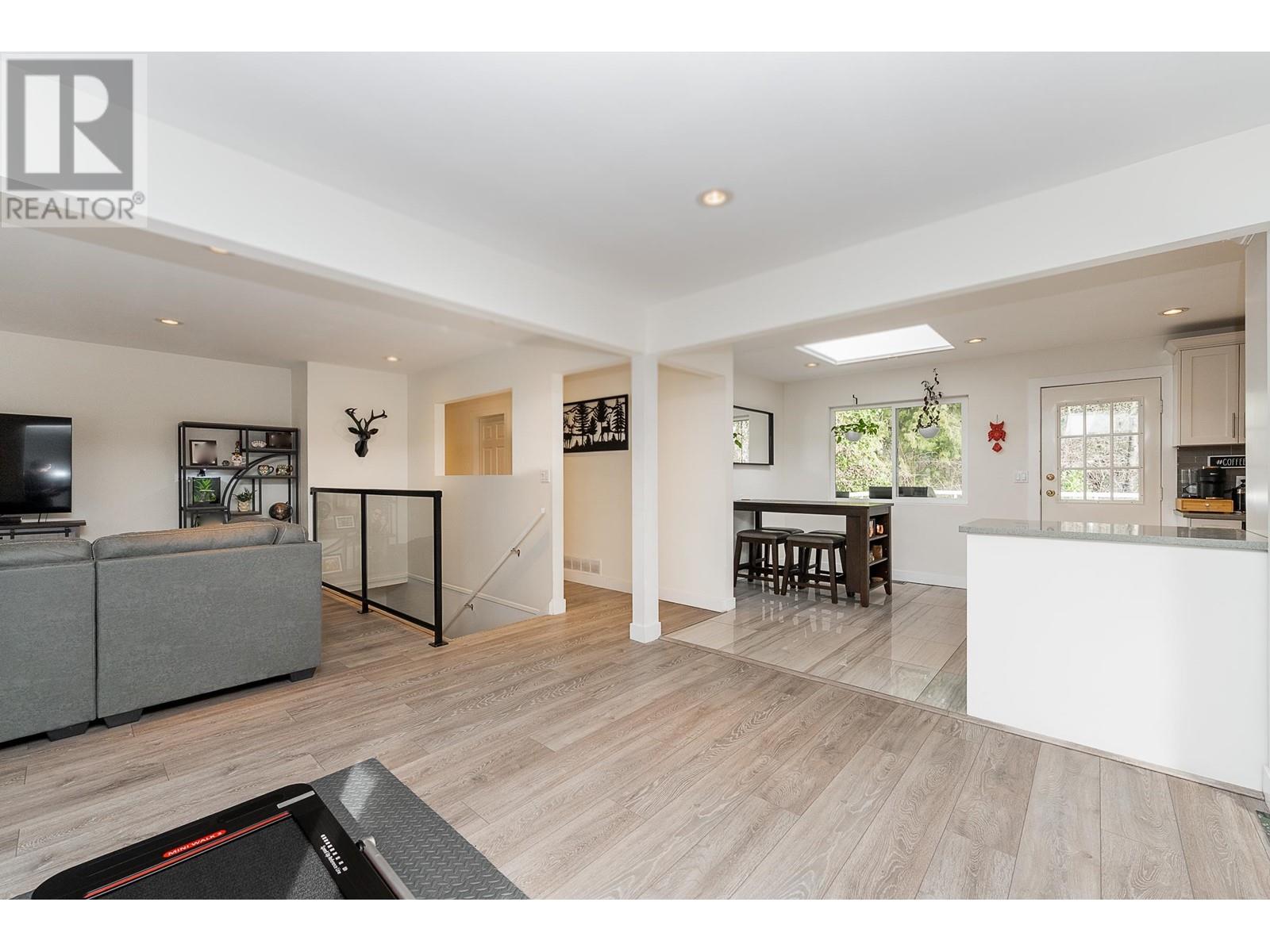 3668 Kennedy Street, Port Coquitlam, British Columbia  V3B 4Z1 - Photo 9 - R3013551
