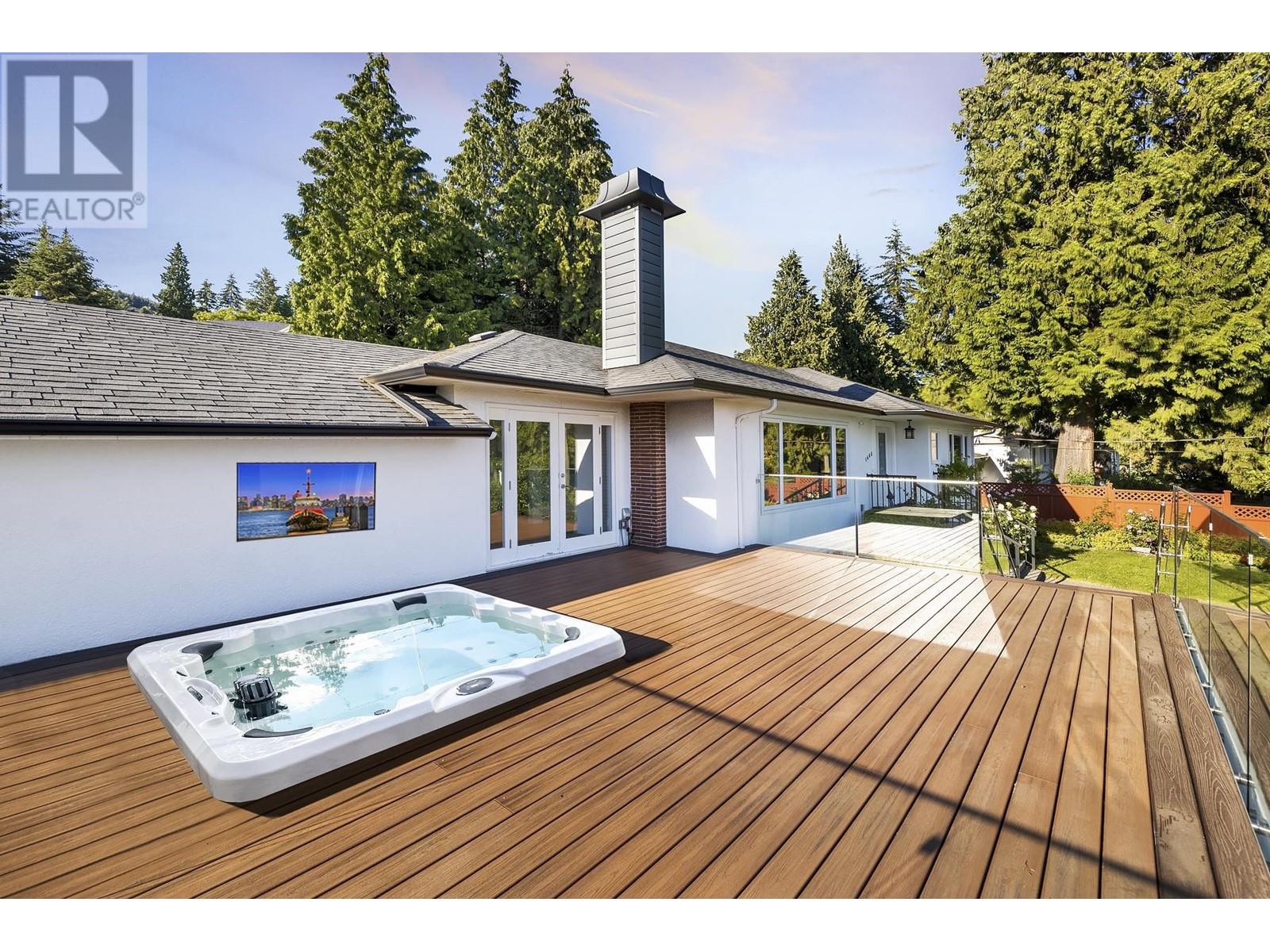 1685 PALMERSTON AVENUE, West Vancouver, British Columbia