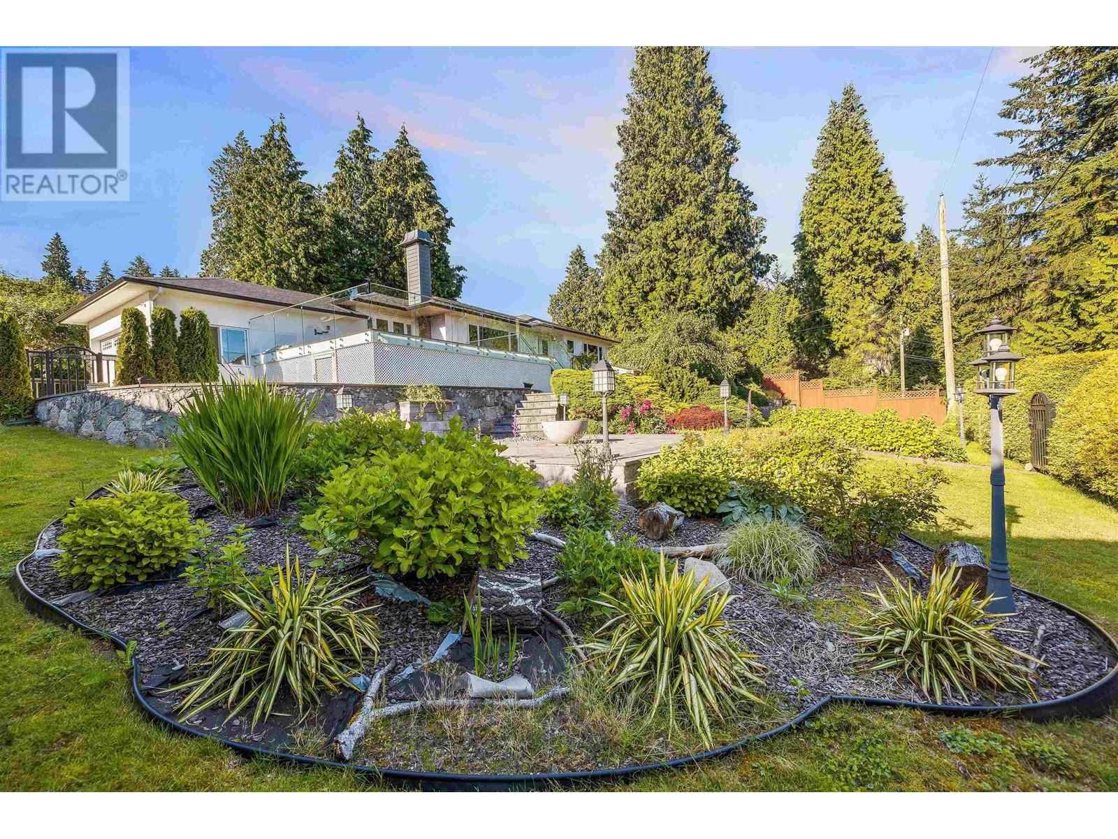 1685 Palmerston Avenue, West Vancouver, British Columbia  V7V 2T9 - Photo 2 - R3013563