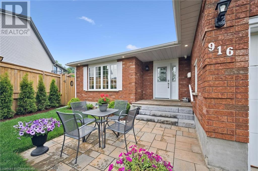 916 Keewatin Place, Kitchener, Ontario  N2B 3W4 - Photo 4 - 40739602