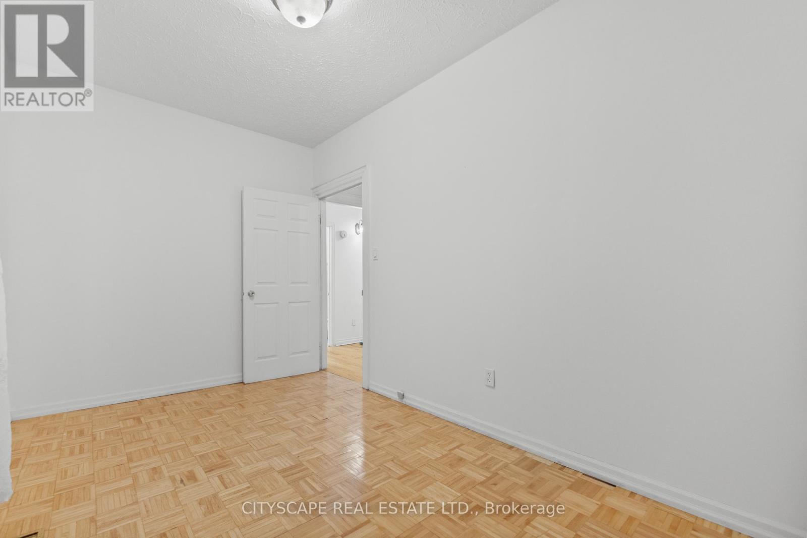 92 Bellwoods Avenue, Toronto, Ontario  M6J 2P4 - Photo 20 - C12187008