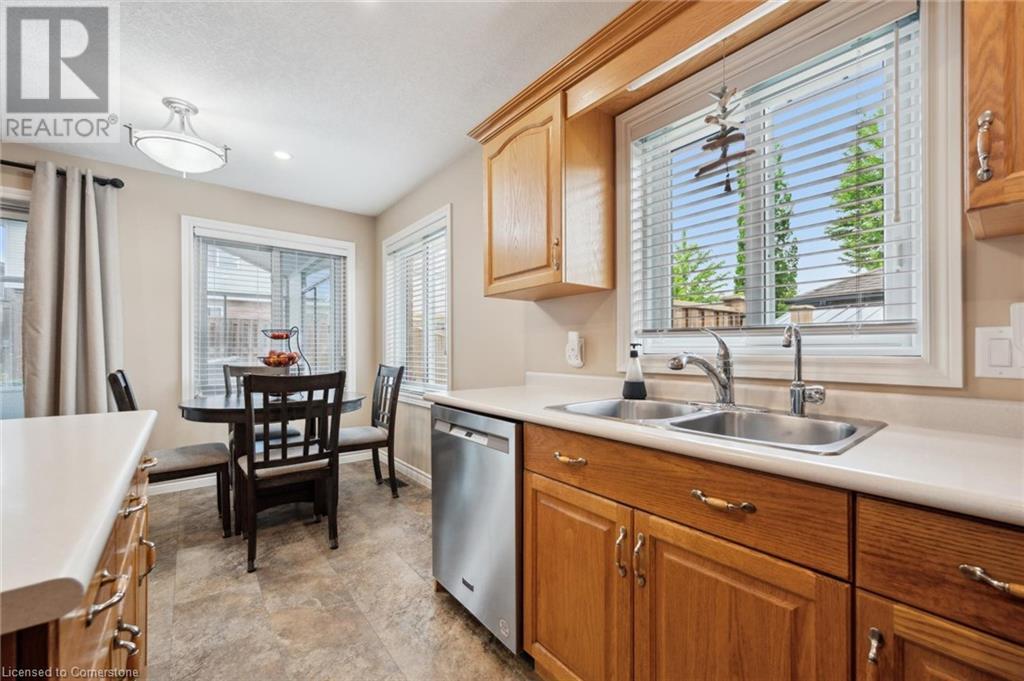 916 Keewatin Place, Kitchener, Ontario  N2B 3W4 - Photo 11 - 40739602