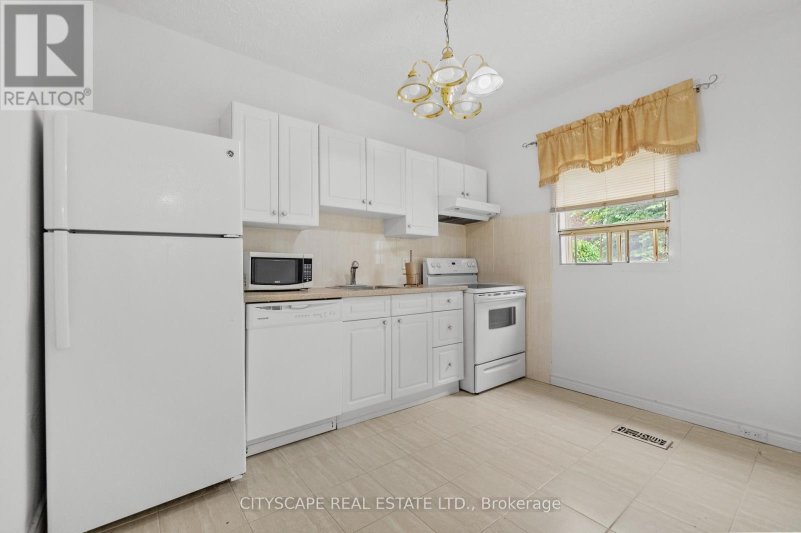 92 Bellwoods Avenue, Toronto, Ontario  M6J 2P4 - Photo 12 - C12187008