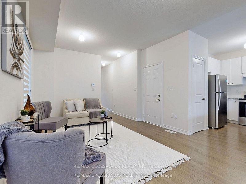 87 Conarty Crescent, Whitby, Ontario  L1P 2A9 - Photo 7 - E12210120