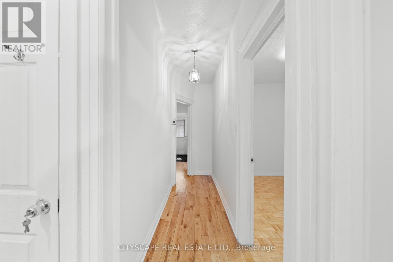 92 Bellwoods Avenue, Toronto, Ontario  M6J 2P4 - Photo 18 - C12187008