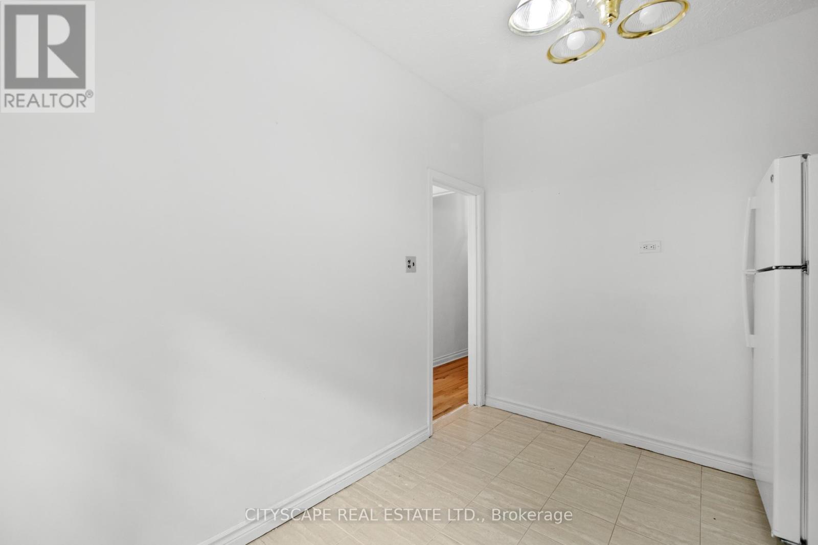 92 Bellwoods Avenue, Toronto, Ontario  M6J 2P4 - Photo 16 - C12187008