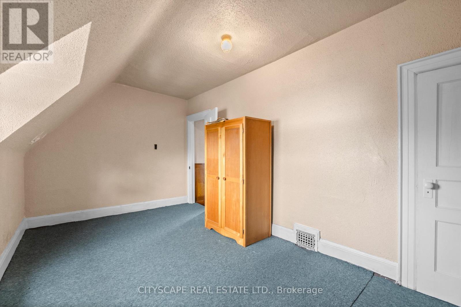 92 Bellwoods Avenue, Toronto, Ontario  M6J 2P4 - Photo 35 - C12187008