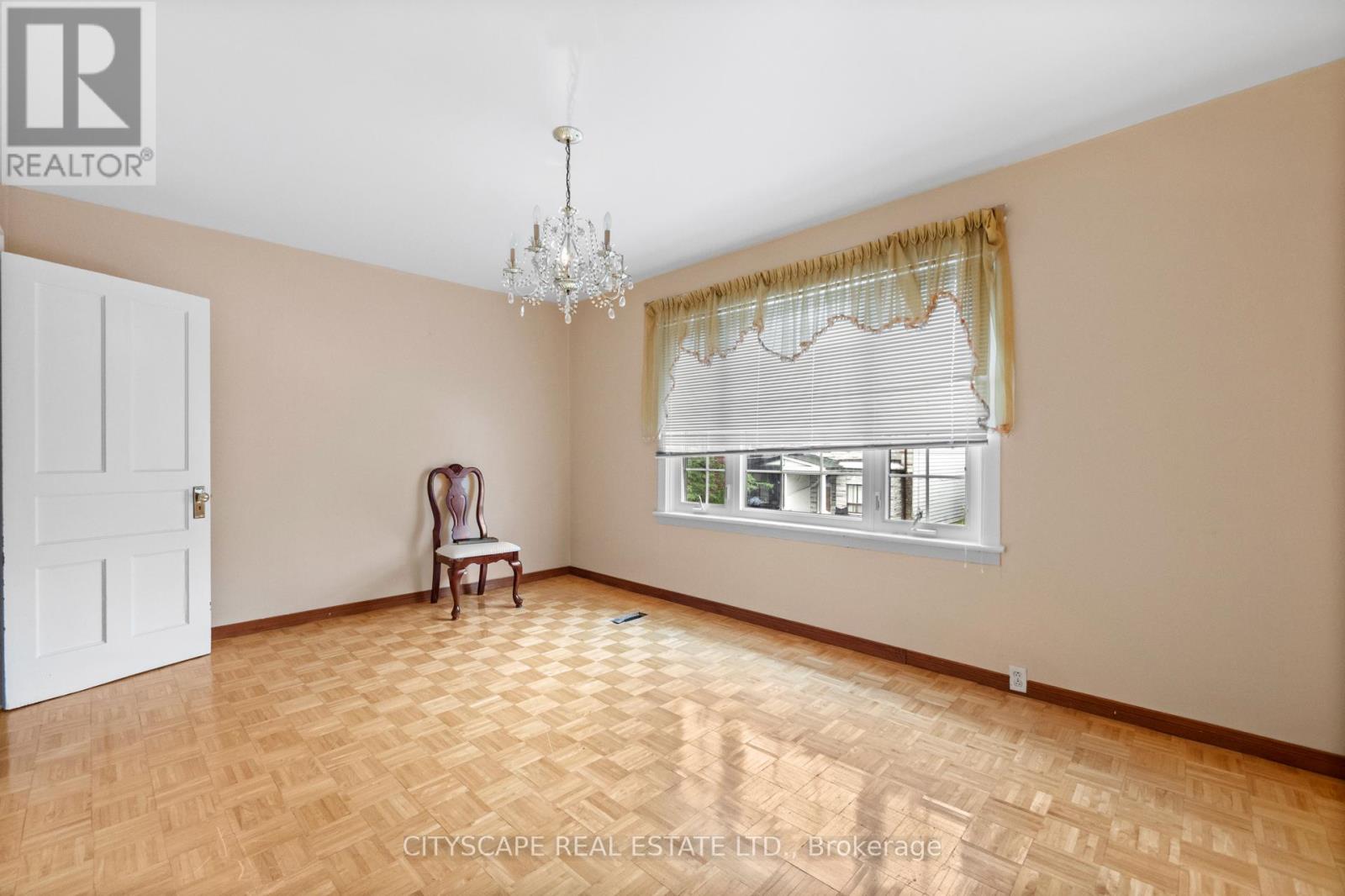 92 Bellwoods Avenue, Toronto, Ontario  M6J 2P4 - Photo 32 - C12187008
