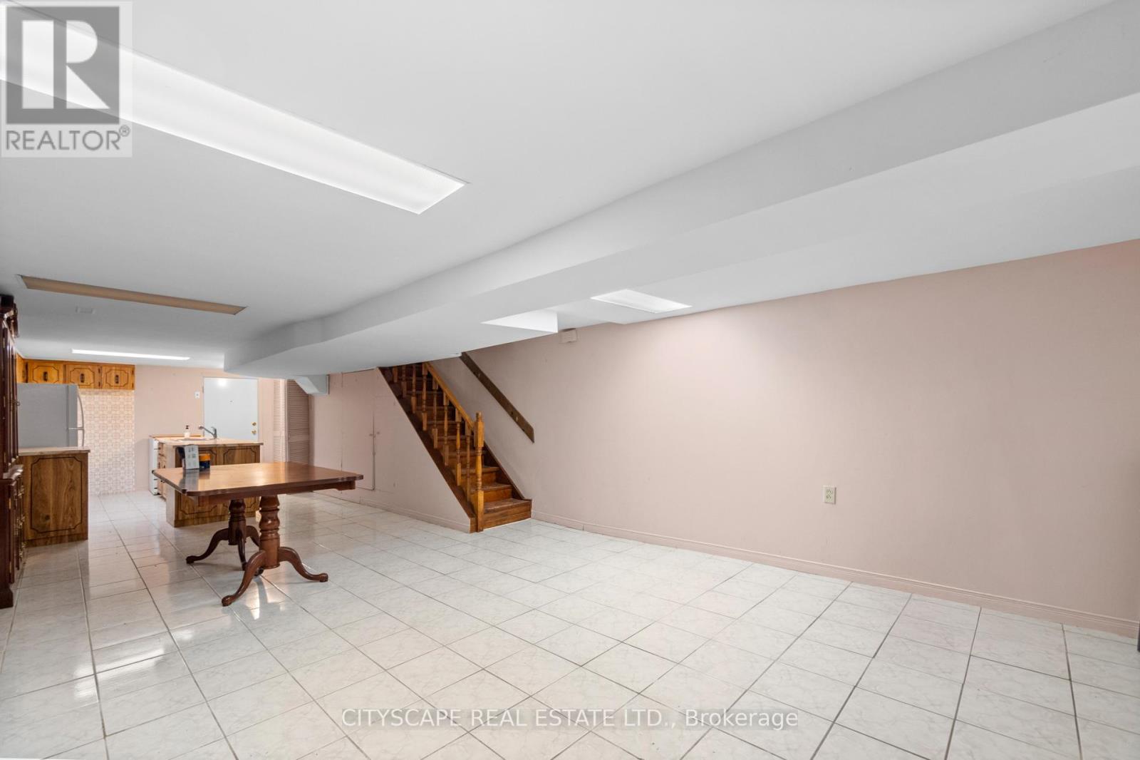 92 Bellwoods Avenue, Toronto, Ontario  M6J 2P4 - Photo 39 - C12187008