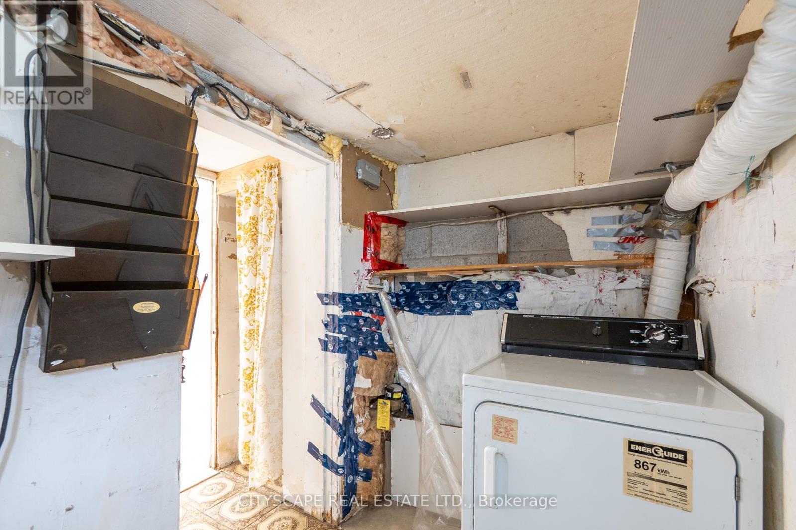 92 Bellwoods Avenue, Toronto, Ontario  M6J 2P4 - Photo 45 - C12187008