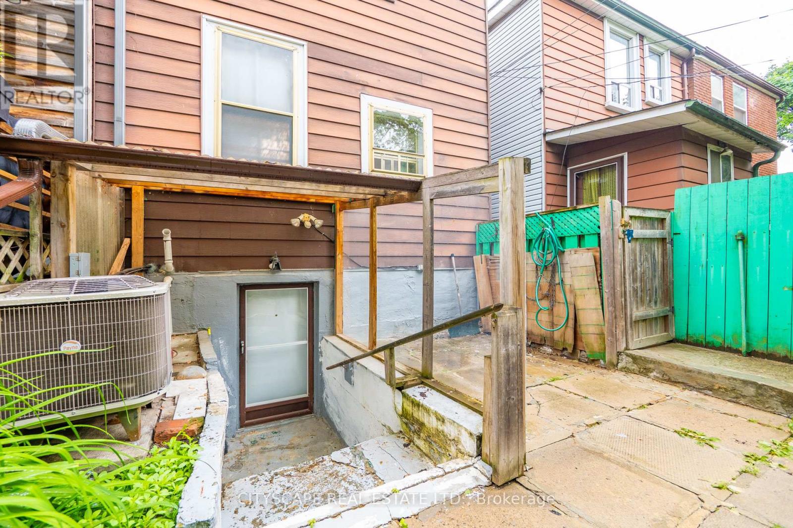 92 Bellwoods Avenue, Toronto, Ontario  M6J 2P4 - Photo 47 - C12187008