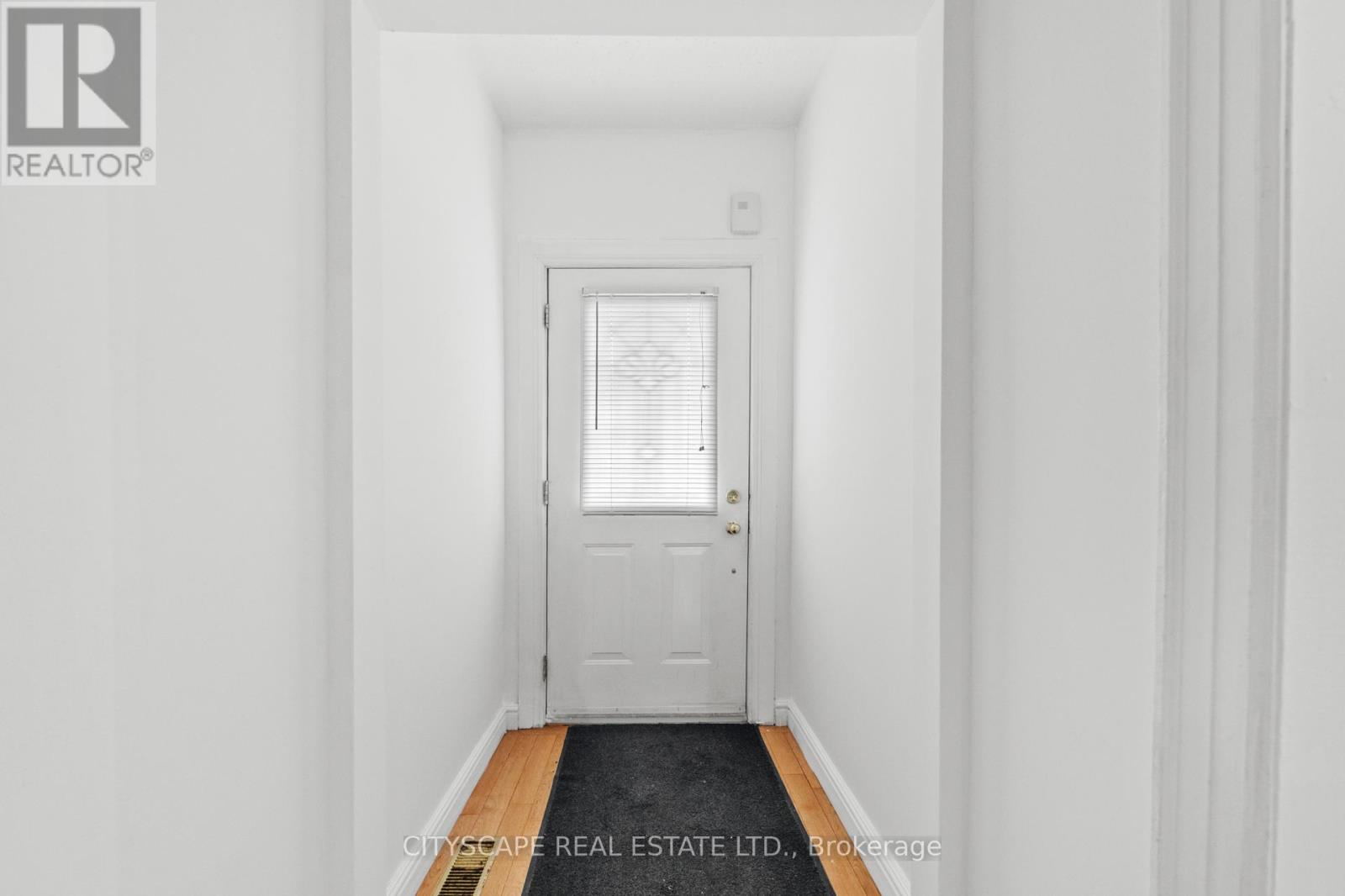 92 Bellwoods Avenue, Toronto, Ontario  M6J 2P4 - Photo 7 - C12187008