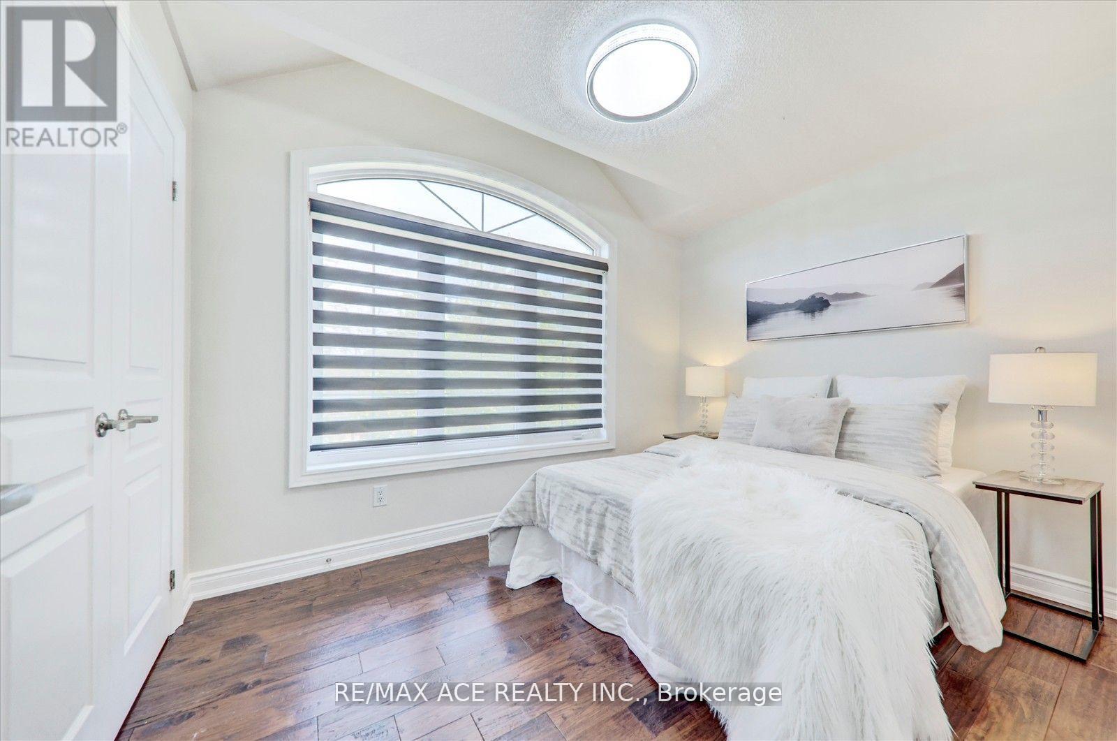 1 Goldthread Terrace, Toronto, Ontario  M3H 0B8 - Photo 28 - C12199659