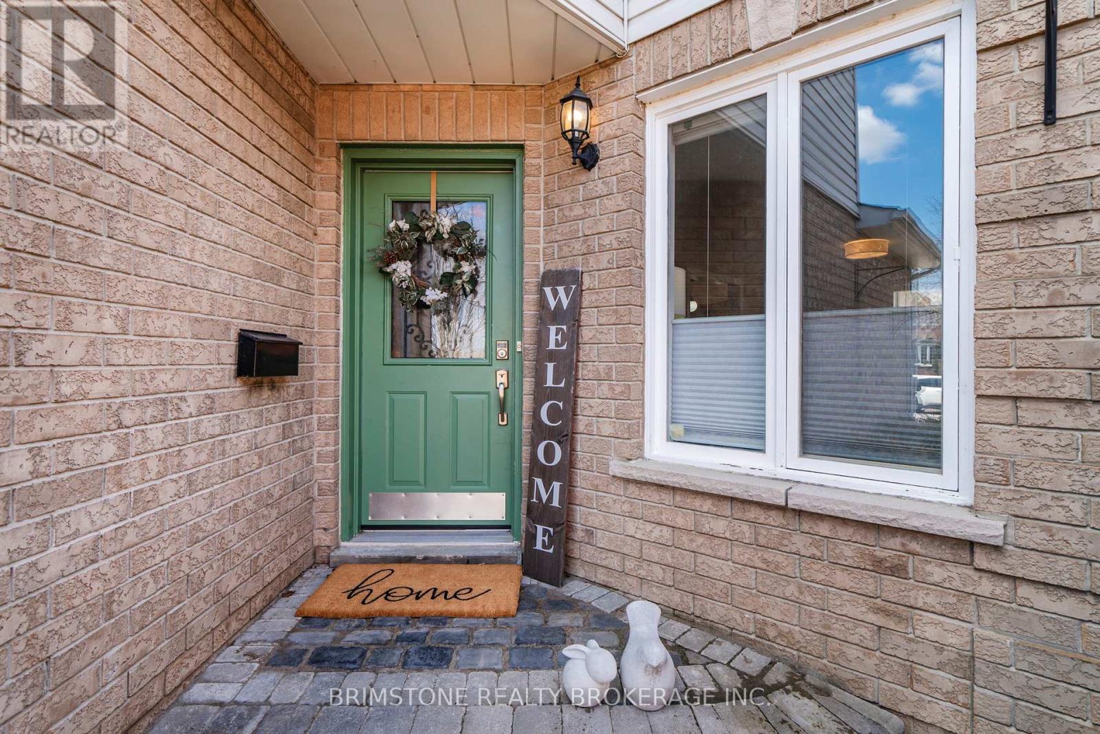 114 Ward Drive, Barrie, Ontario  L4N 8A5 - Photo 3 - S12210016