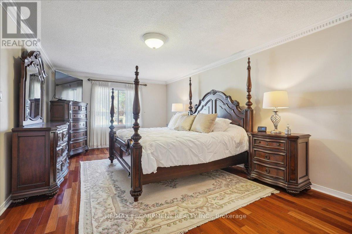 4053 Cabot Trail, Mississauga (Erin Mills), Ontario  L5L 3K2 - Photo 13 - W12093609
