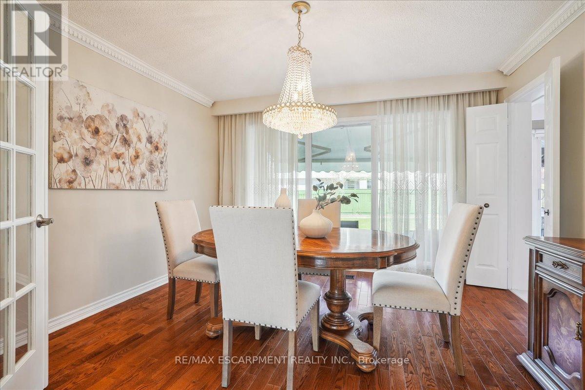 4053 Cabot Trail, Mississauga (Erin Mills), Ontario  L5L 3K2 - Photo 5 - W12093609