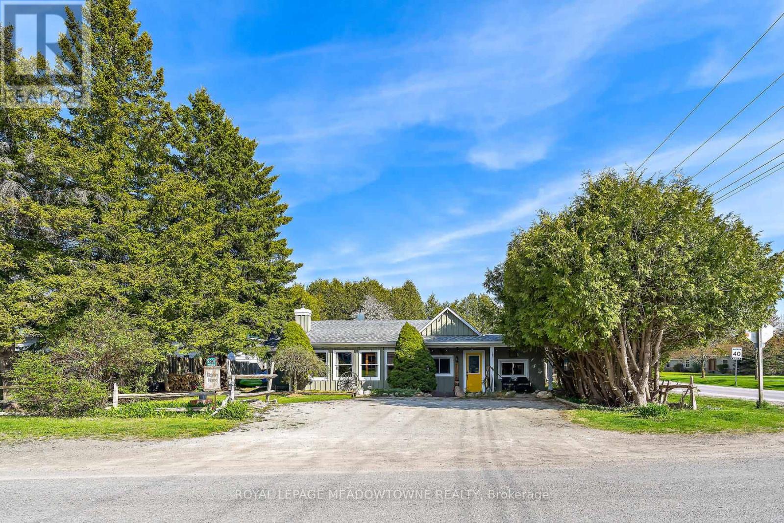 9201 24 Side Road, Erin, Ontario  N0B 1Z0 - Photo 4 - X12150165