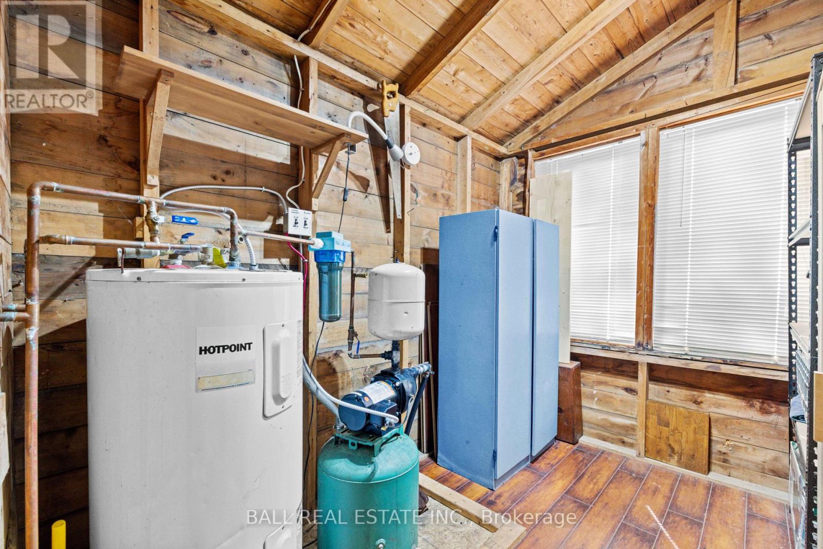 53 Rustic Bay Street, Kawartha Lakes, Ontario  K9V 4R6 - Photo 38 - X12210195