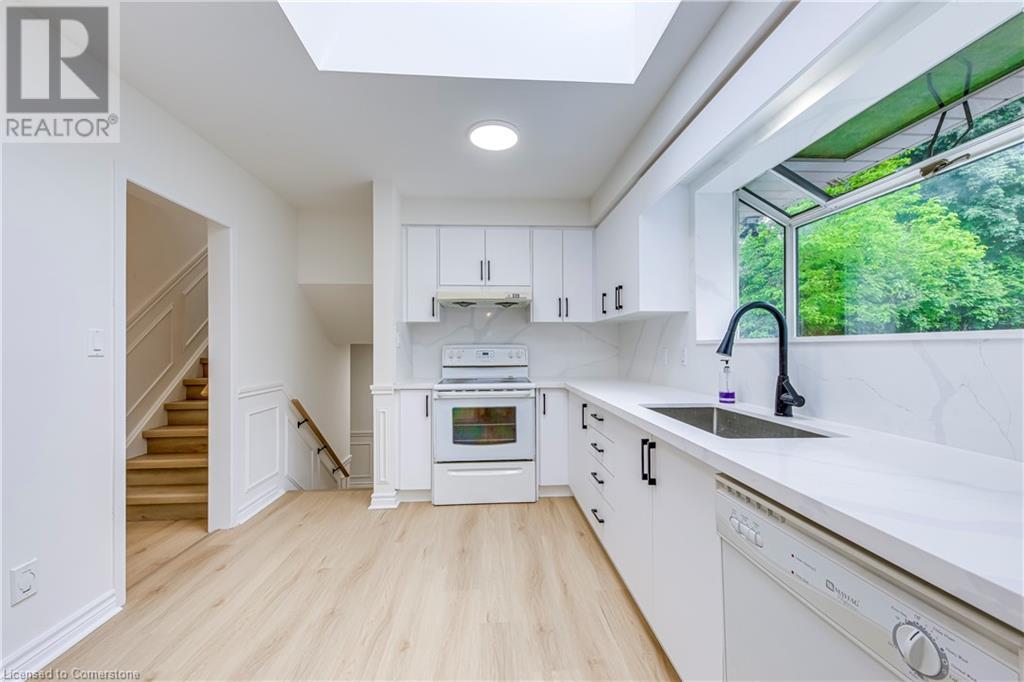 564 Dynes Road, Burlington, Ontario  L7N 2V2 - Photo 13 - 40739502