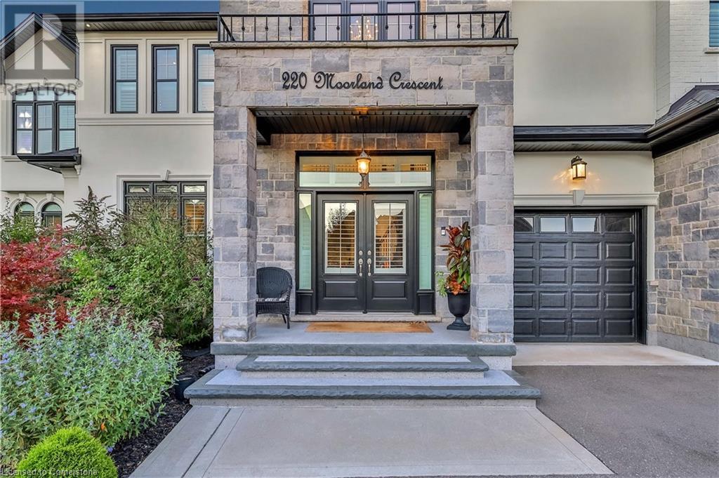 Property at 220 MOORLAND Crescent image 4