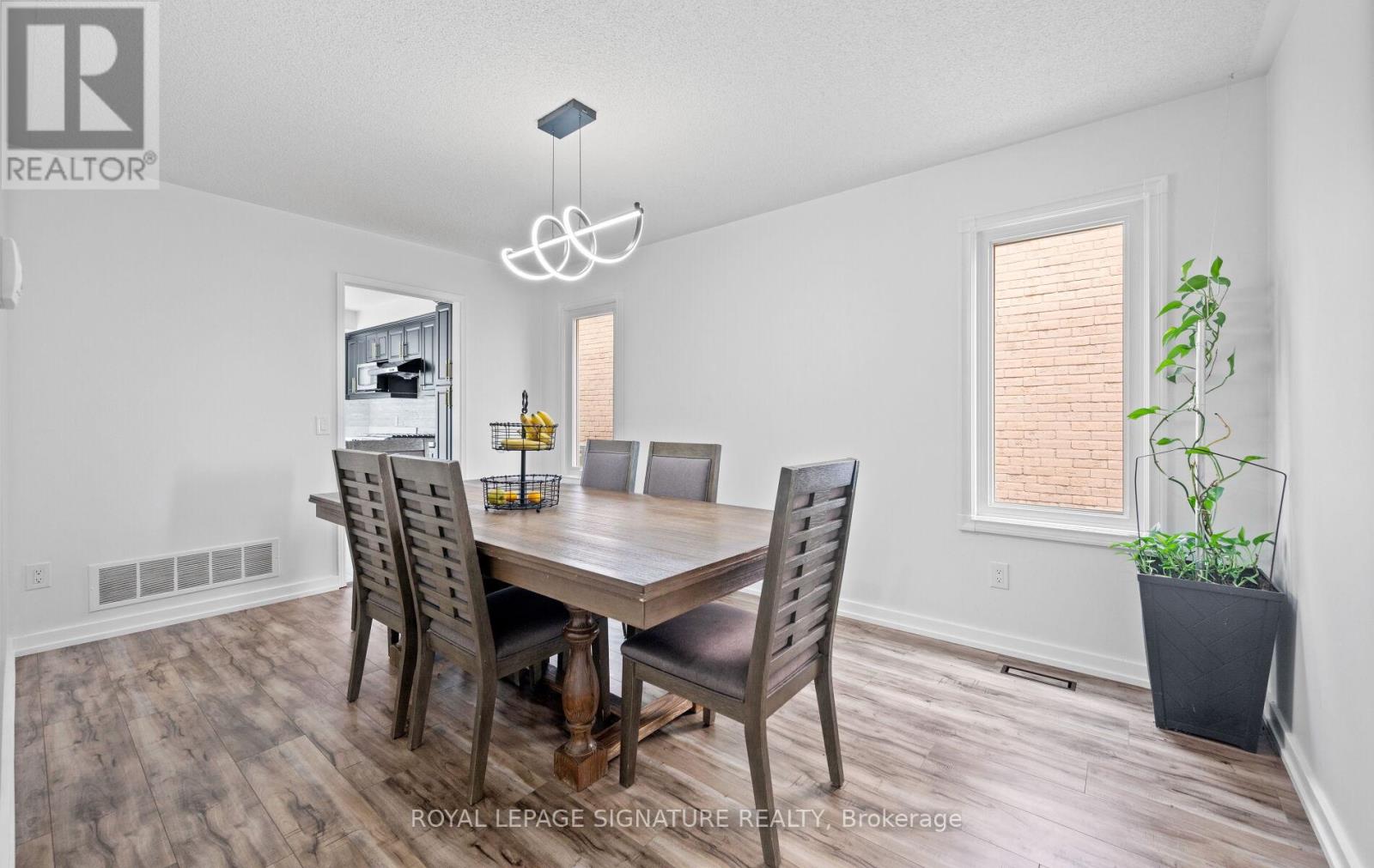 6 Nipigon Court, Brampton (Westgate), Ontario  L6S 5T5 - Photo 14 - W12210006