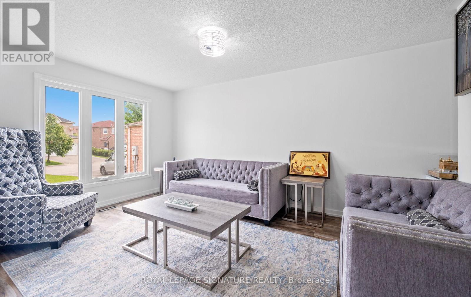 6 Nipigon Court, Brampton (Westgate), Ontario  L6S 5T5 - Photo 6 - W12210006