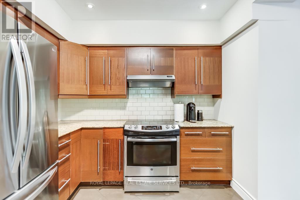44 Anglesey Boulevard, Toronto (Edenbridge-Humber Valley), Ontario  M9A 3B5 - Photo 16 - W12210018